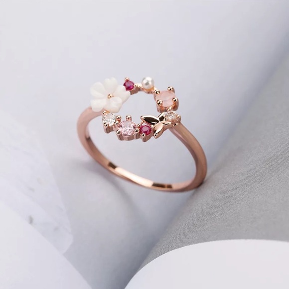 Rose gold Flower & butterfly Ring🥰🌸 - Picture 4 of 7